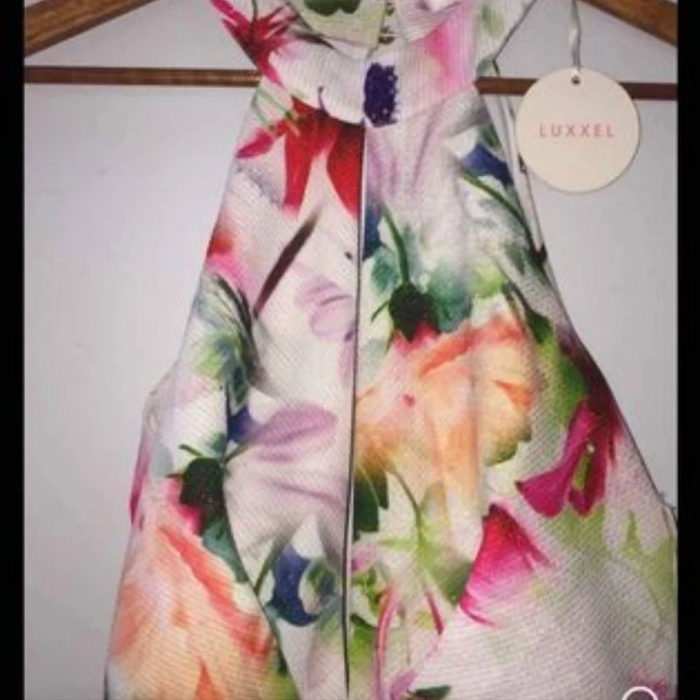 Radiant garden floral Halter Dress New With Tags Fit and flare - Picture 2 of 10